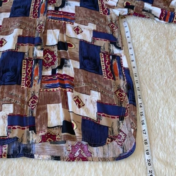 Colorful button up blouse with hood - Picture 14 of 16